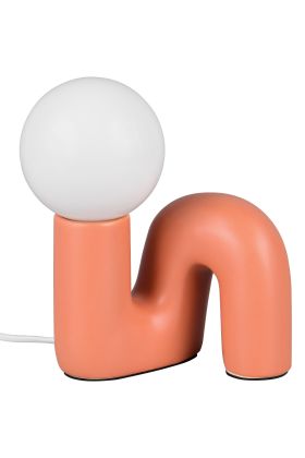 Reality Quinn abrikoos kleurige tafellamp van 21,5 cm hoog met N vormige lampvoet van keramiek met rond glazen lichtbol met een diameter van 10 cm op de N
